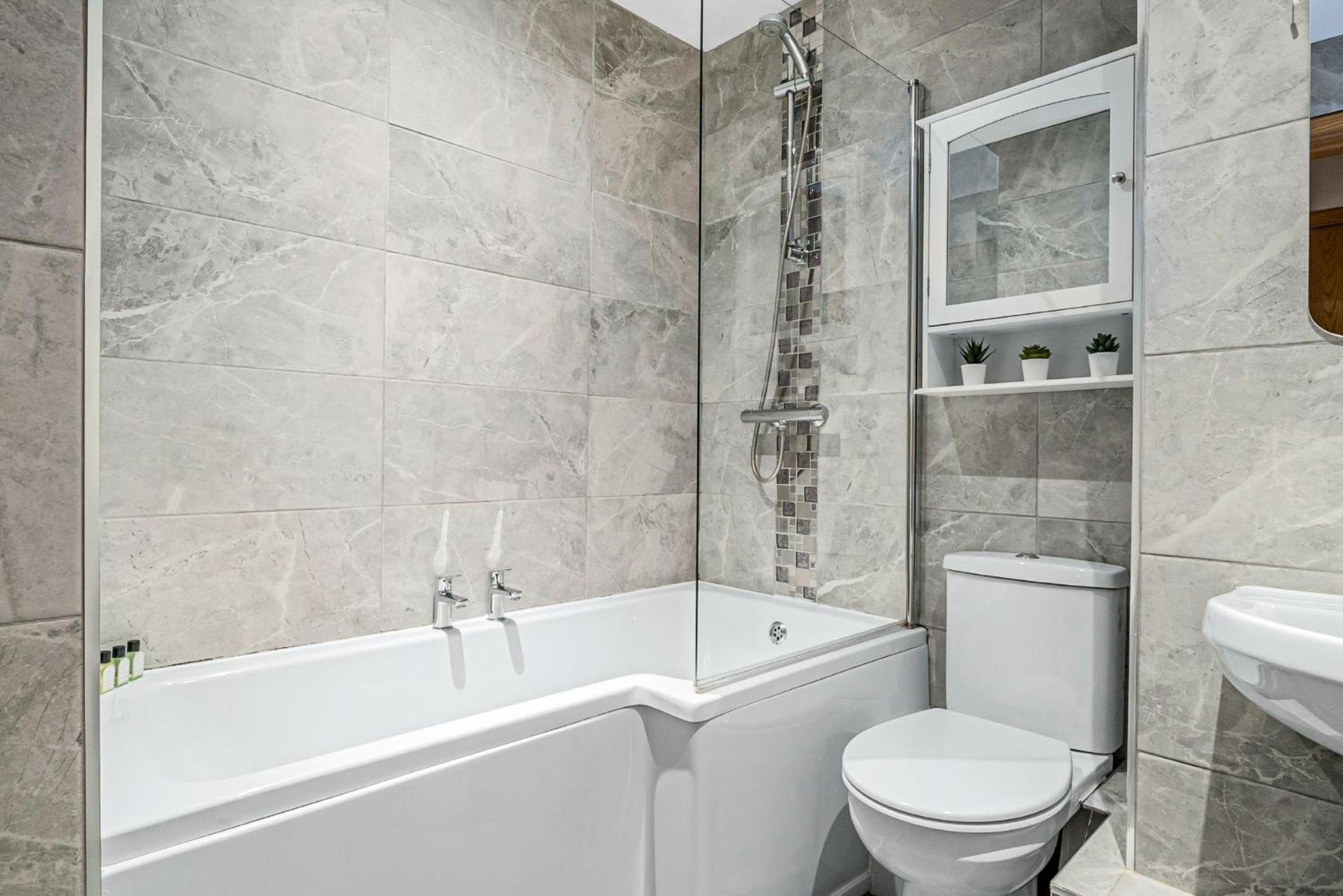 Bnbnova - Heart Of Holborn - 2br With Patio Londres