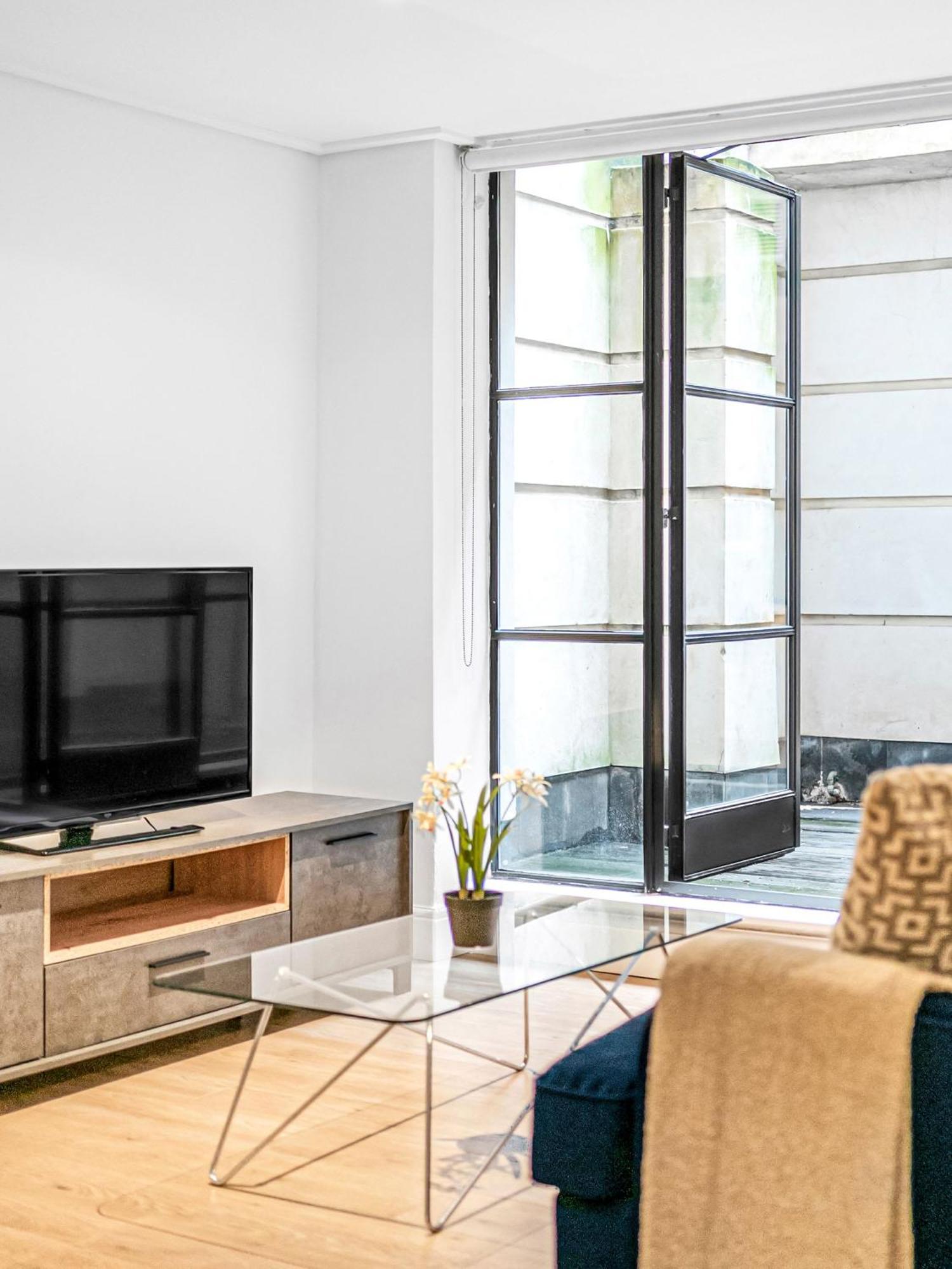 Bnbnova - Heart Of Holborn - 2br With Patio Londres